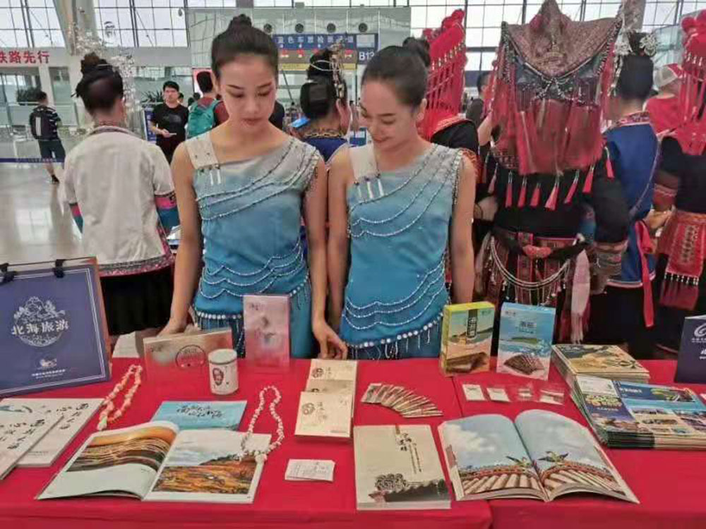 搭乘首發(fā)高鐵，海真珠珍珠粉抵達(dá)東方明珠